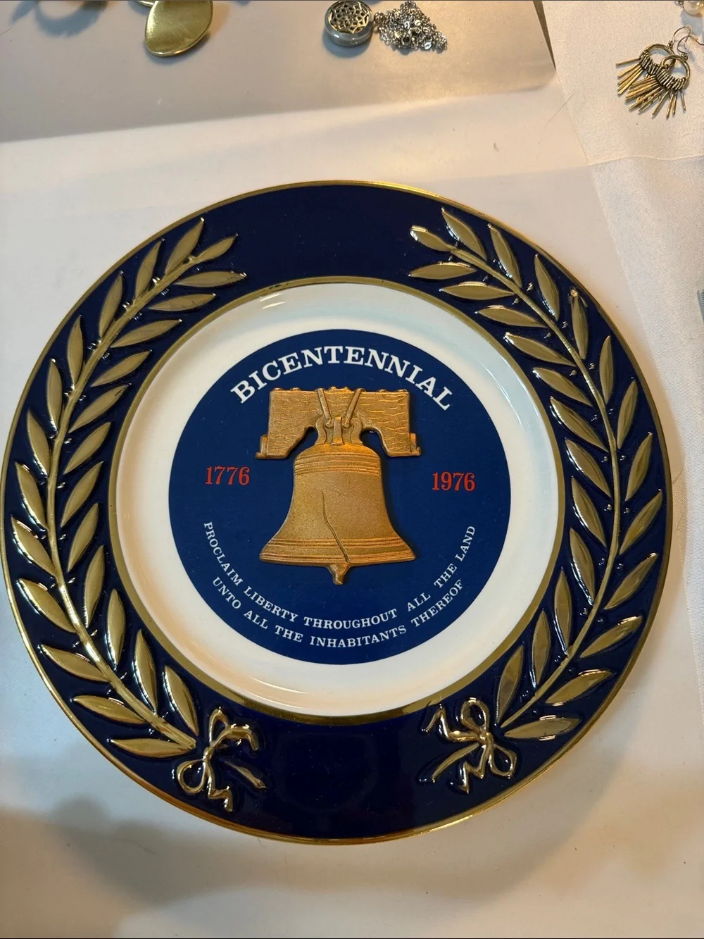 Vintage TST 1776-1976 US Bicentennial Liberty Bell Commemorative Plate GUC